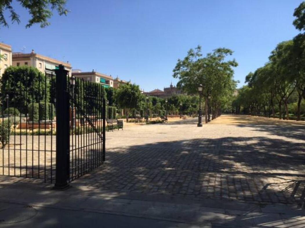 Apartamento A Estrenar Frente A La Plaza De Espana Sevilla Kültér fotó